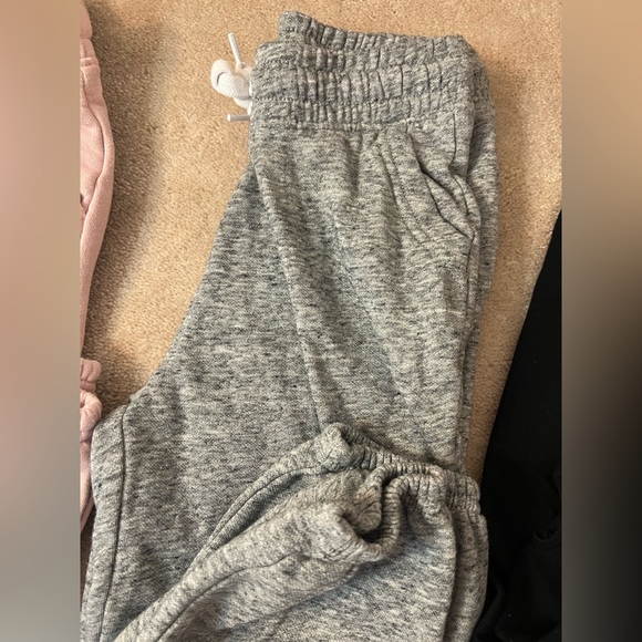 Old Navy Girls 5T Joggers and Legging - Picture 4 of 5